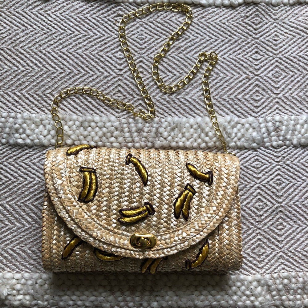 Fun straw banana print crossbody